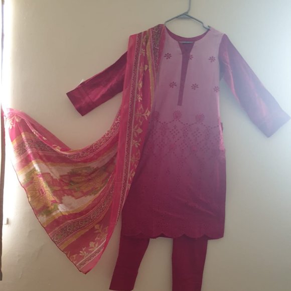 Pink Embroidered 3-Piece Lawn Suit - Picture 3 of 5